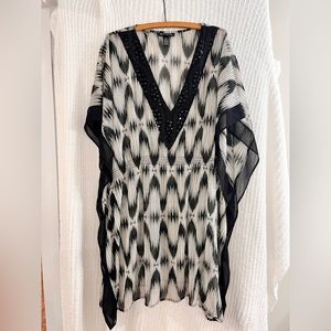 Club Z Collection Black and White Coverup.    Size- 2X